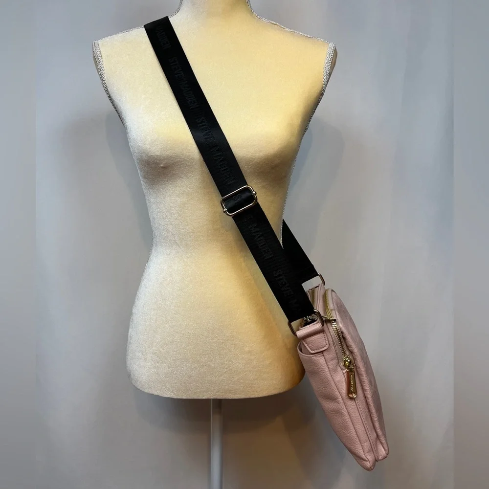 Steve Madden Light Pink Stamped Logo Crossbody. - Picture 9 of 10
